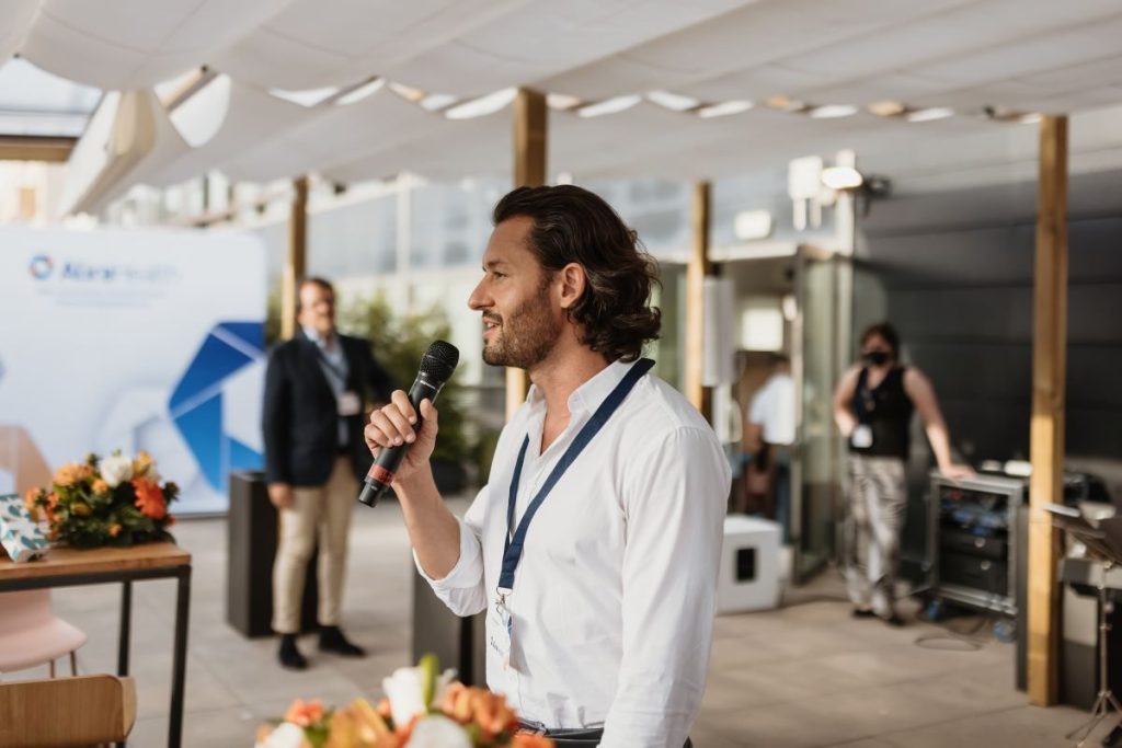 Joris speaking